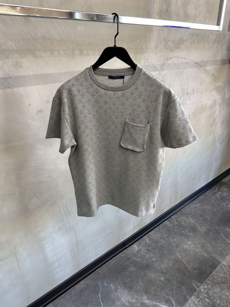 Gray LV LVSE signature 3d pocket monogram tee