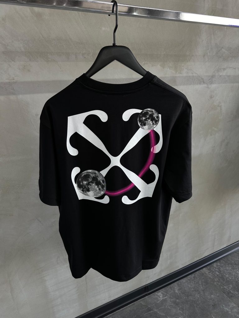 Black off-white double moon arrow tee