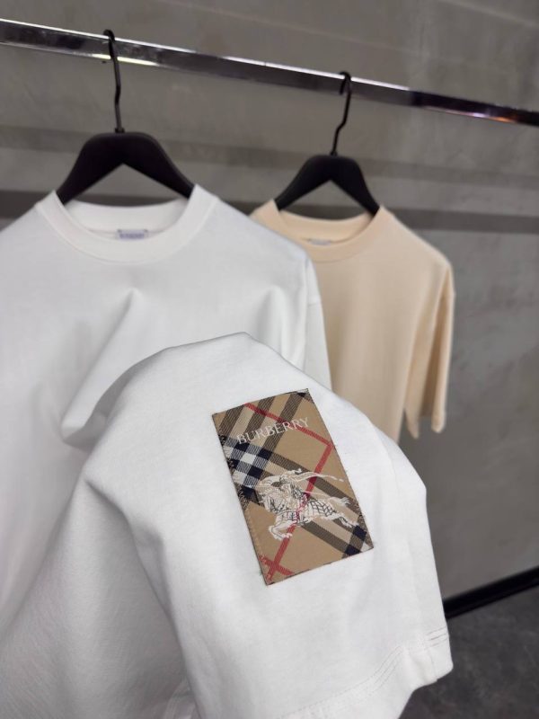 White burberry check label cotton tee - Image 2