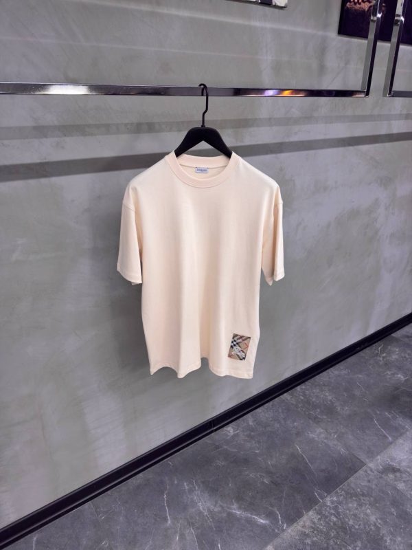 Beige burberry check label cotton tee