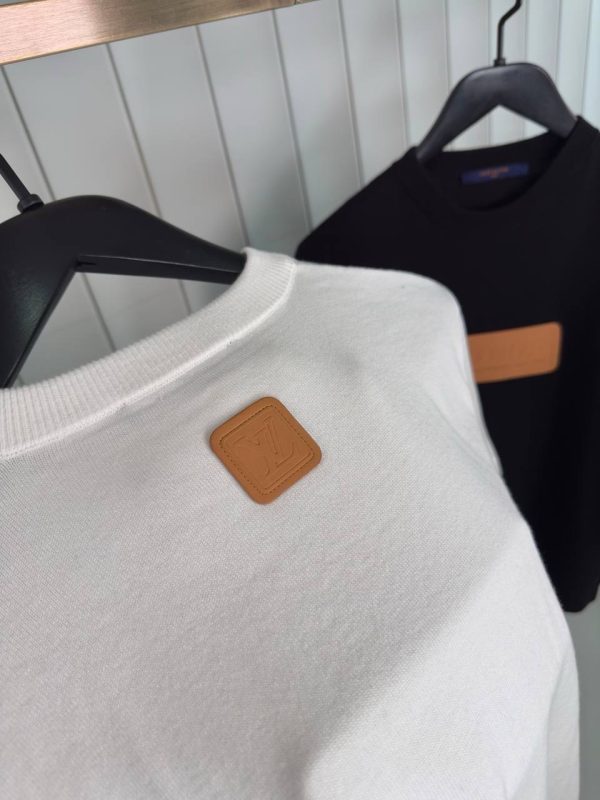 White LV VVN patch cotton tee - Image 4