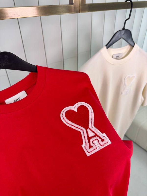 Red Ami paris logo patch embroidered cotton tee - Image 2