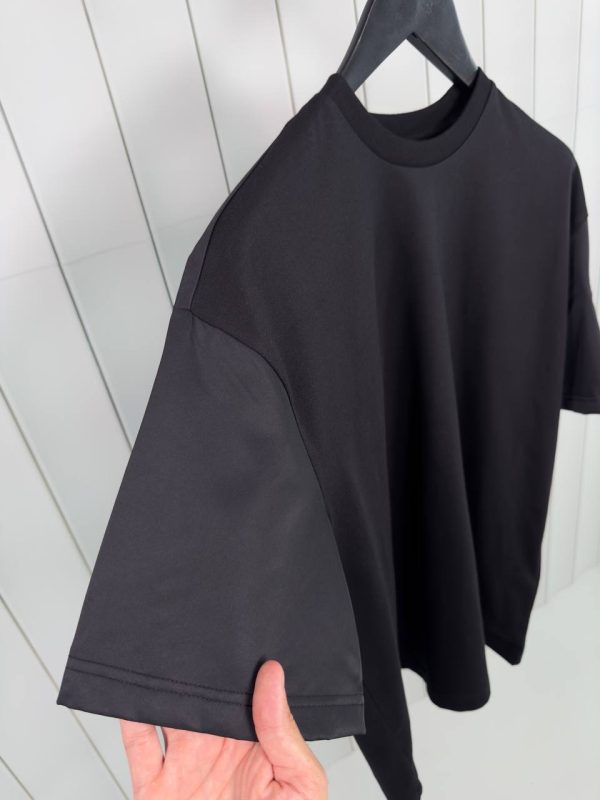 Black prada sleeve triangle logo panelled cotton tee - Image 3