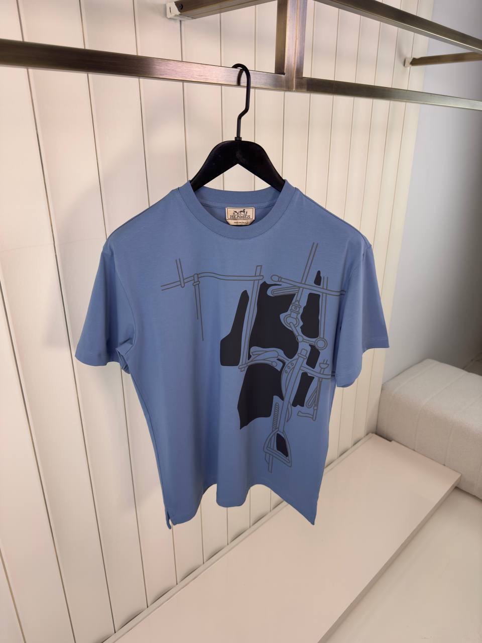 Blue hermes harnais en gouache 3D cotton tee