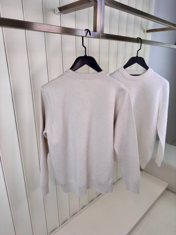 Beige LV monogram pull embossed cotton sweatshirt - Image 11