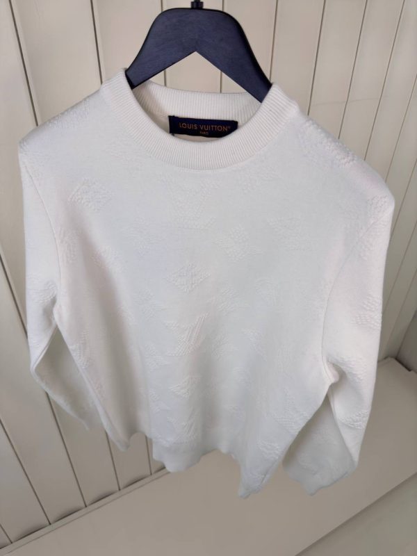 White LV monogram pull embossed cotton sweatshirt - Image 4