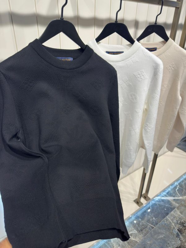 Black LV monogram pull embossed cotton sweatshirt - Image 4