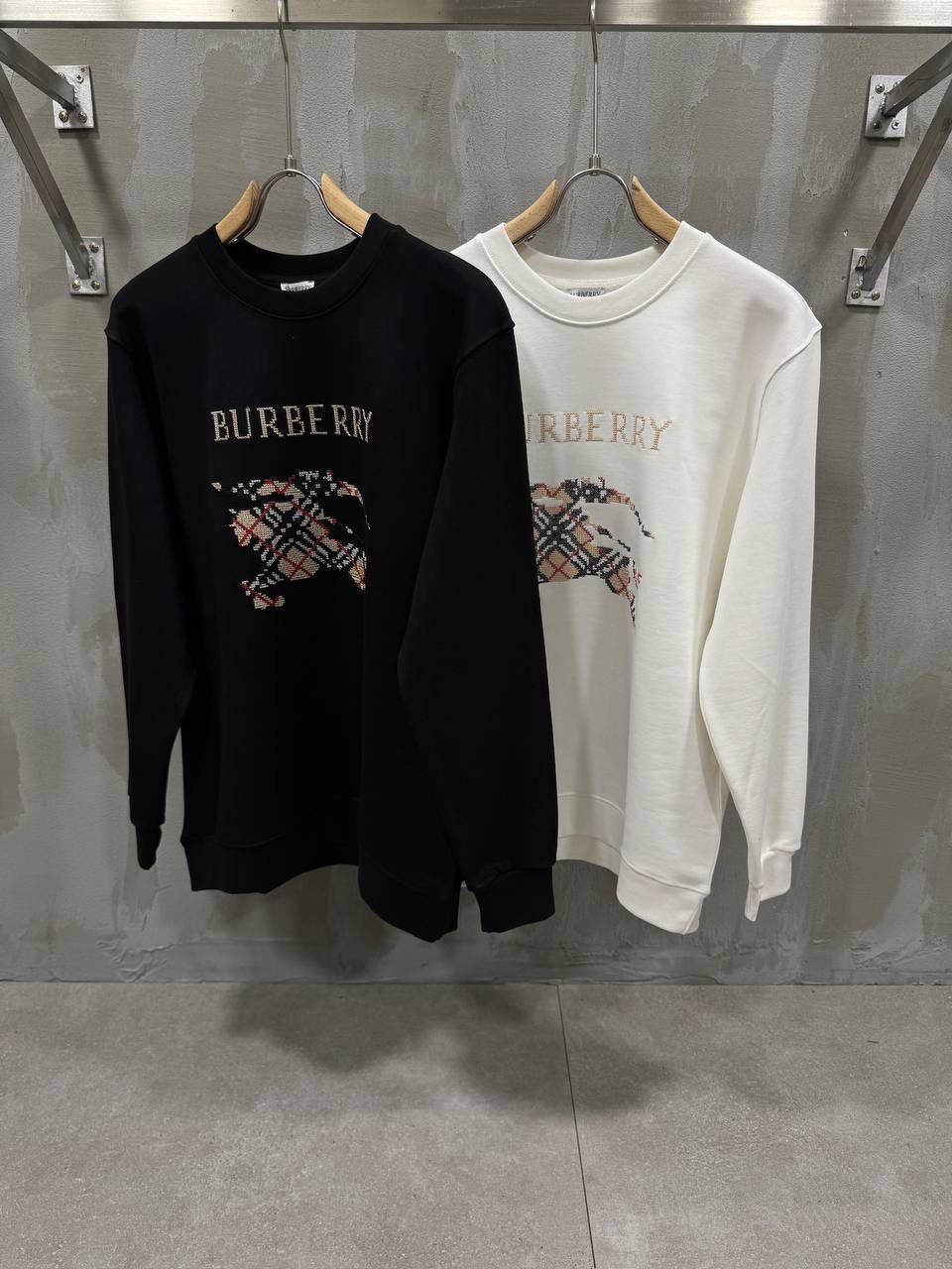 White Burberry logo embroidered EKD check Sweatshirt - Image 2