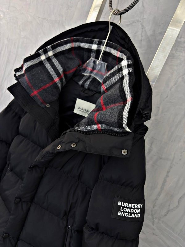 Black burberry london removable sleeve hooded puffer jacket - Image 8