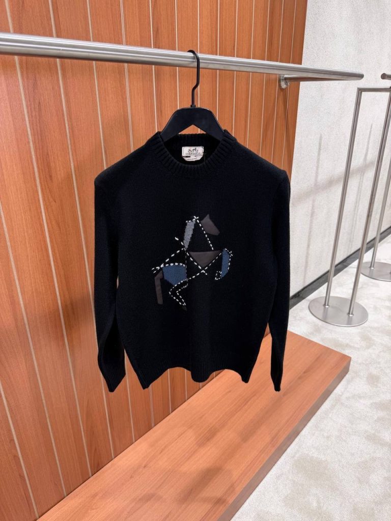 Black Hermes cashmere cheval tangram crew-neck sweater