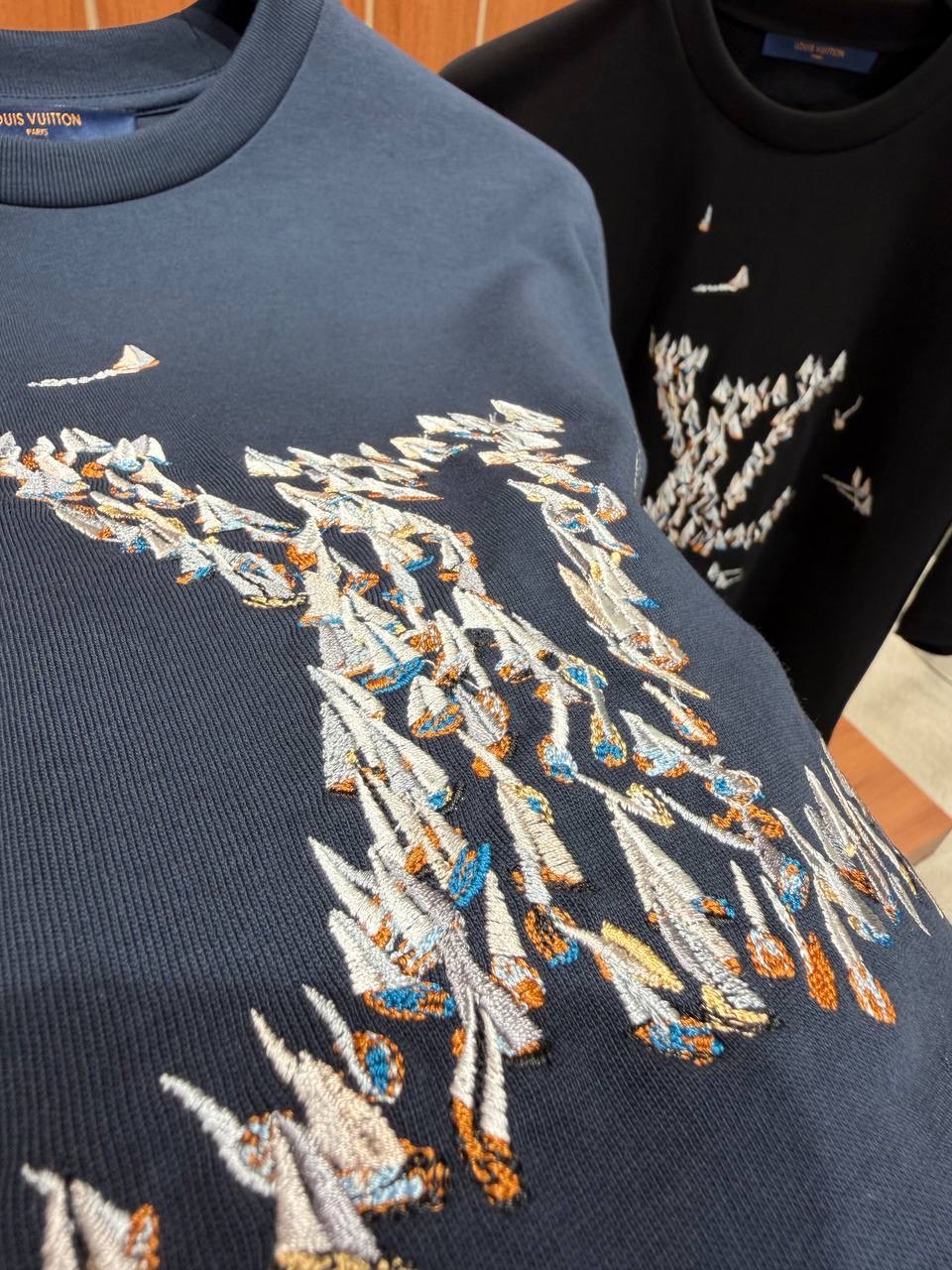 Navy LV Embroidered Signature Cotton tee - Image 5