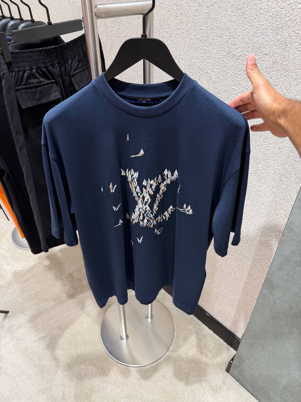 Navy LV Embroidered Signature Cotton tee - Image 8