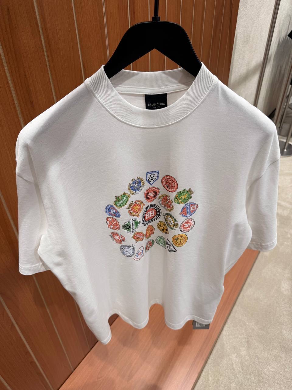 White Balenciaga Spiral Crest graphic print cotton tee - Image 4