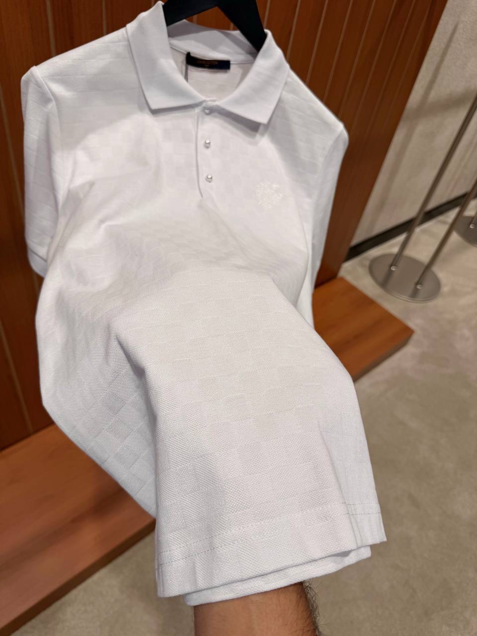 White LV damier signature polo tee - Image 3