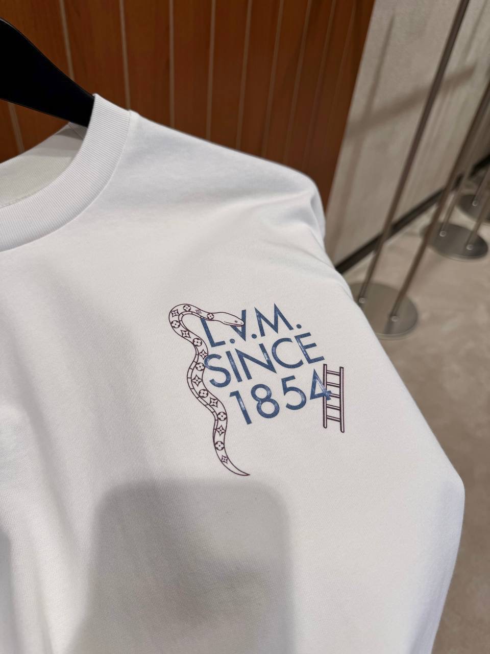 White LV Snakes and Ladders motif printed cotton tee - Image 4