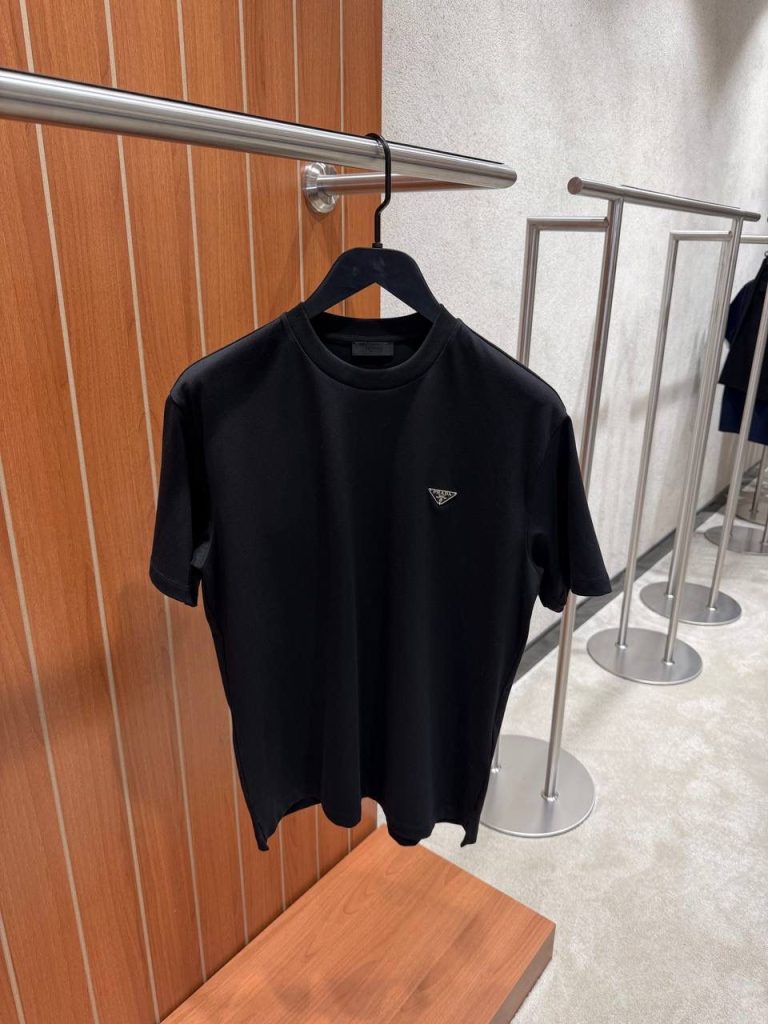 Black prada signature enamel triangle logo plaque cotton tee