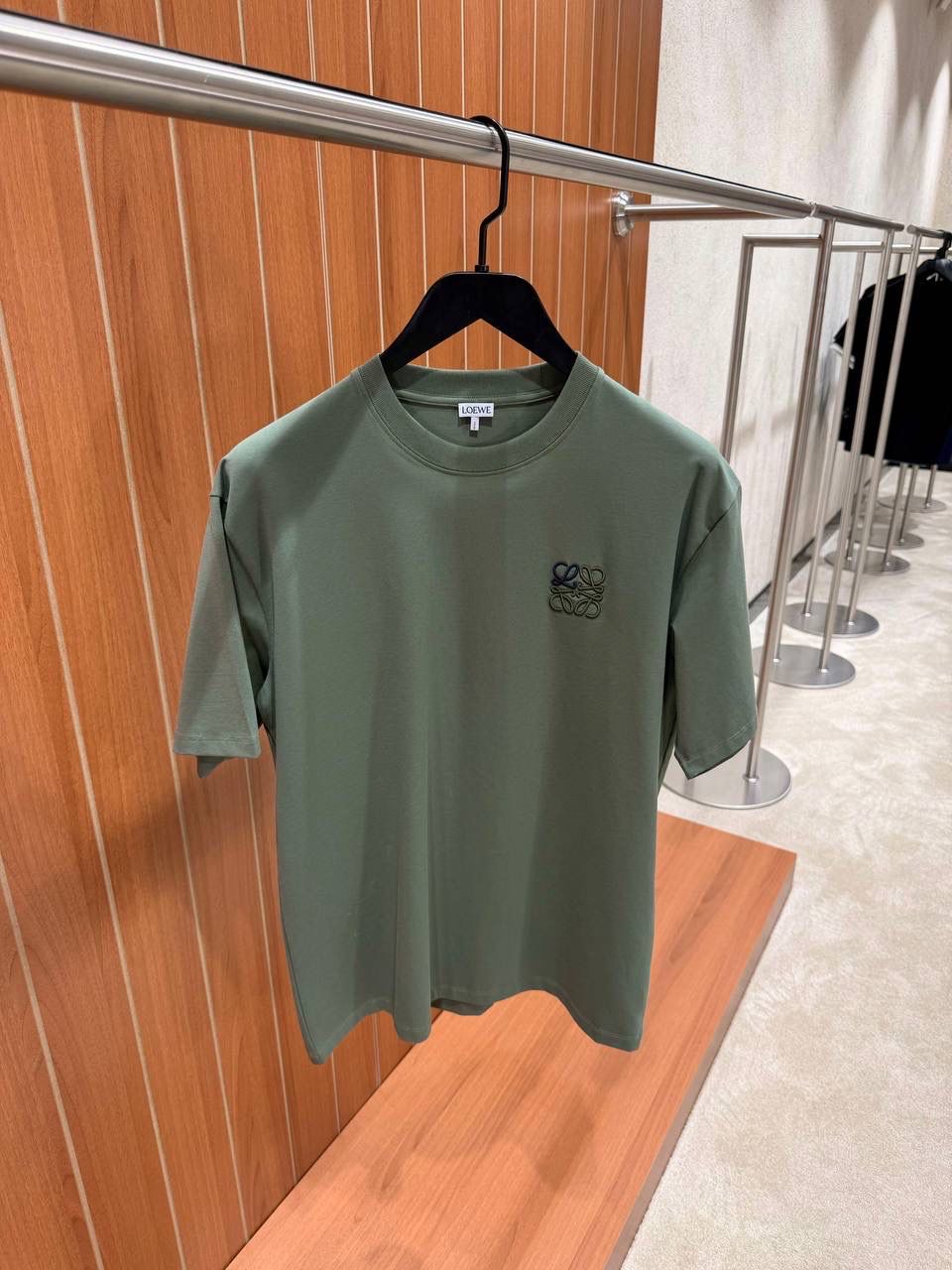 Green loewe embroidered logo cotton tee