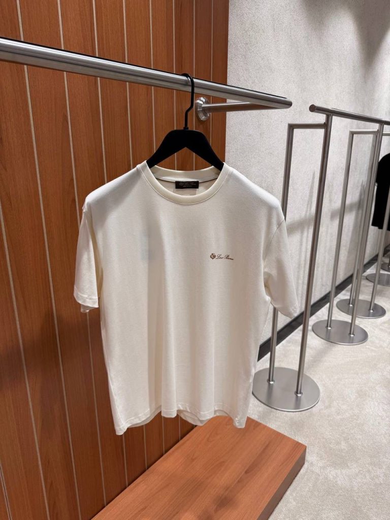 Beige loro piana logo emblem cotton tee