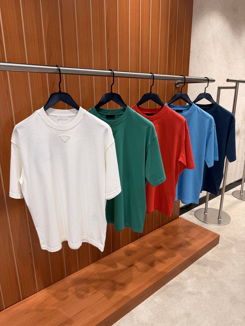 Red Prada triangle patch logo cotton tee - Image 4