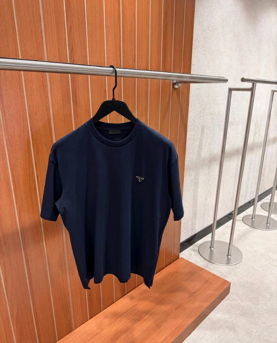 Navy prada signature enamel triangle logo plaque cotton tee