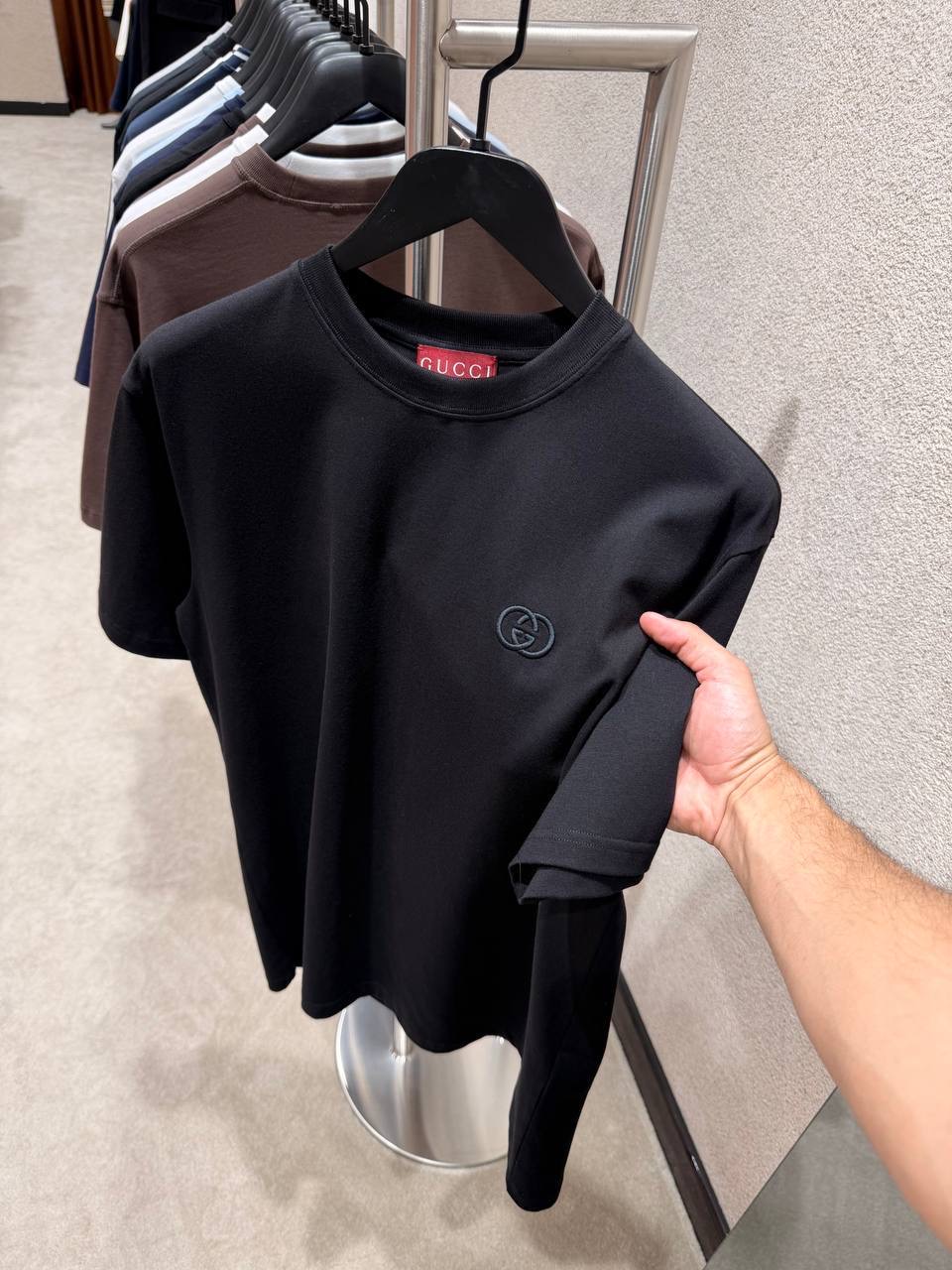 Black Gucci GG embroidered logo cotton tee - Image 2
