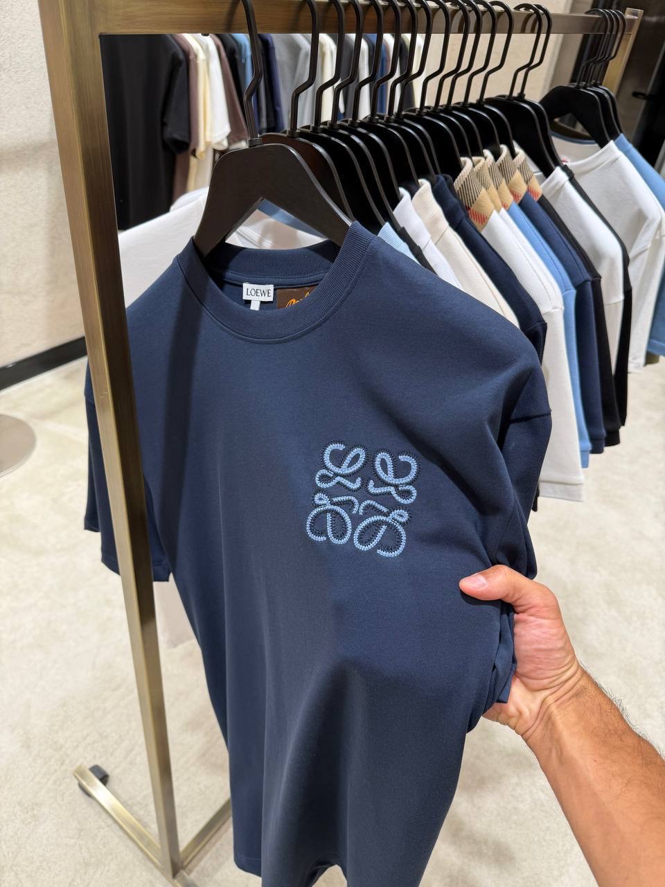 Navy Loewe anagram logo embroidered cotton tee - Image 2