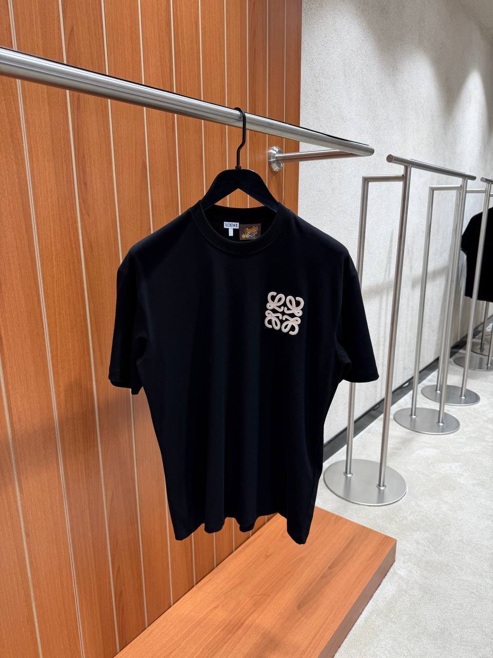 Black Loewe anagram logo embroidered cotton tee