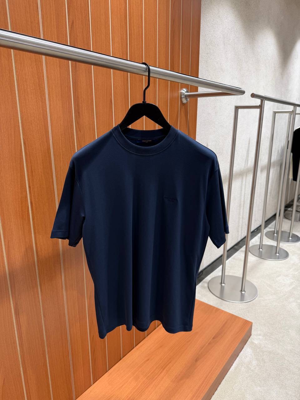 Navy LV tonal LV signature cotton tee