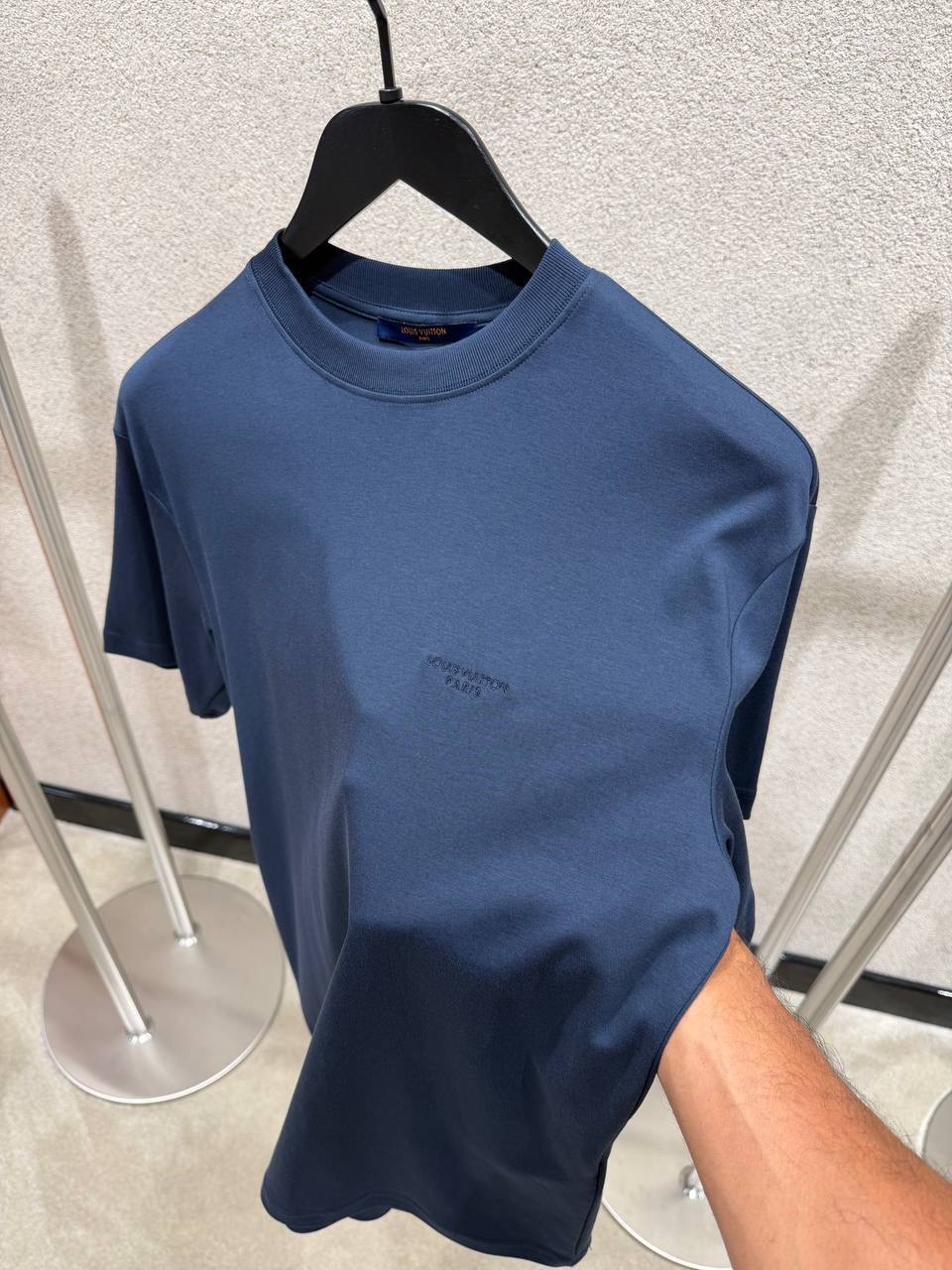 Navy LV tonal LV signature cotton tee - Image 2