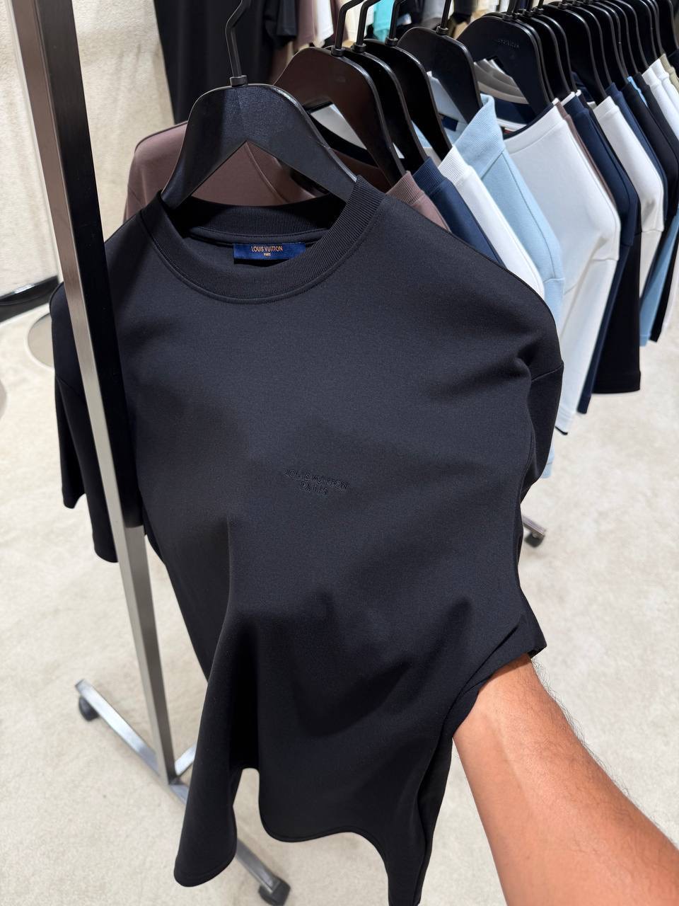 Black LV tonal LV signature cotton tee - Image 2