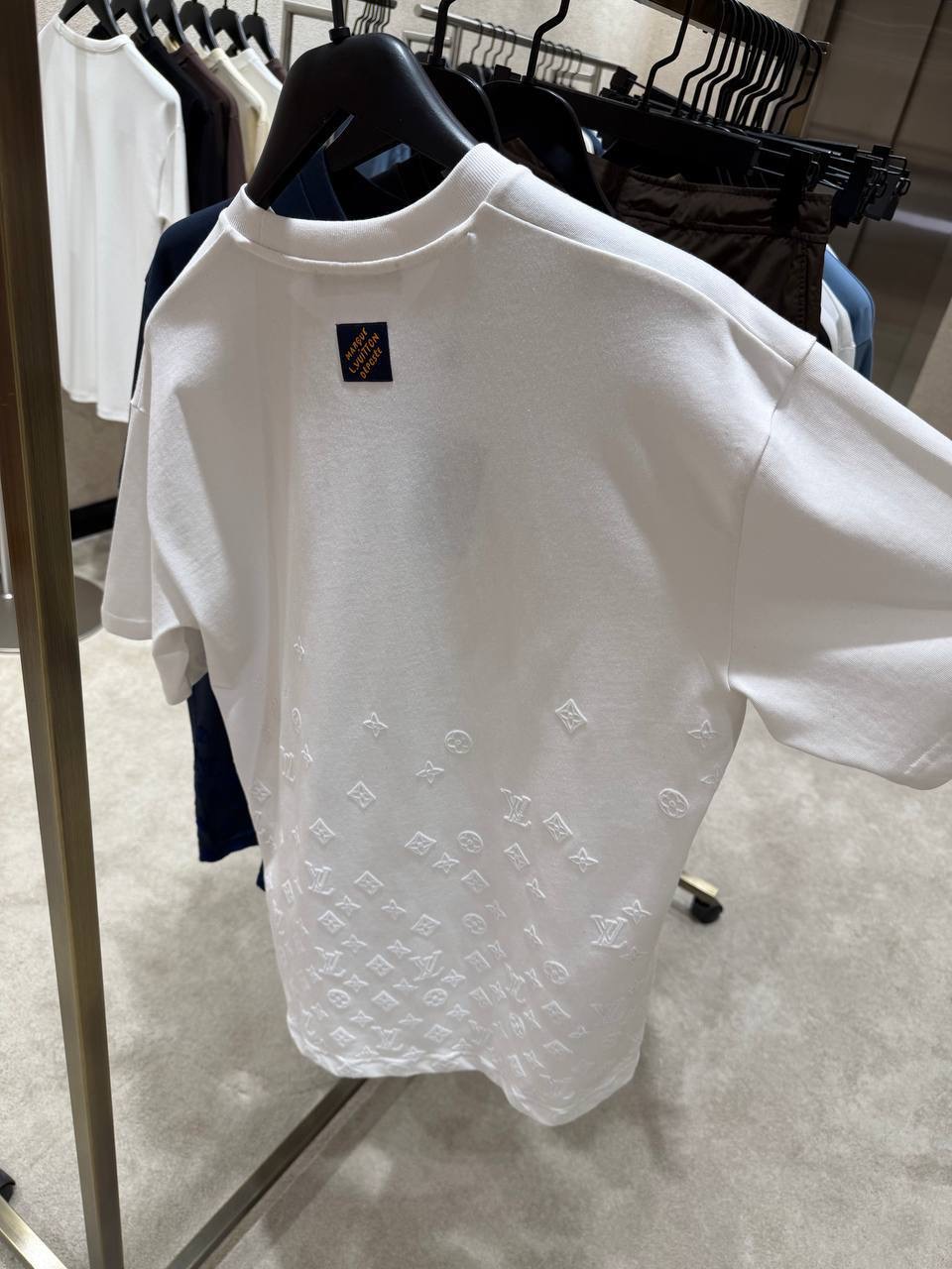 White LV Flock Print Monogram Gradient cotton tee - Image 5