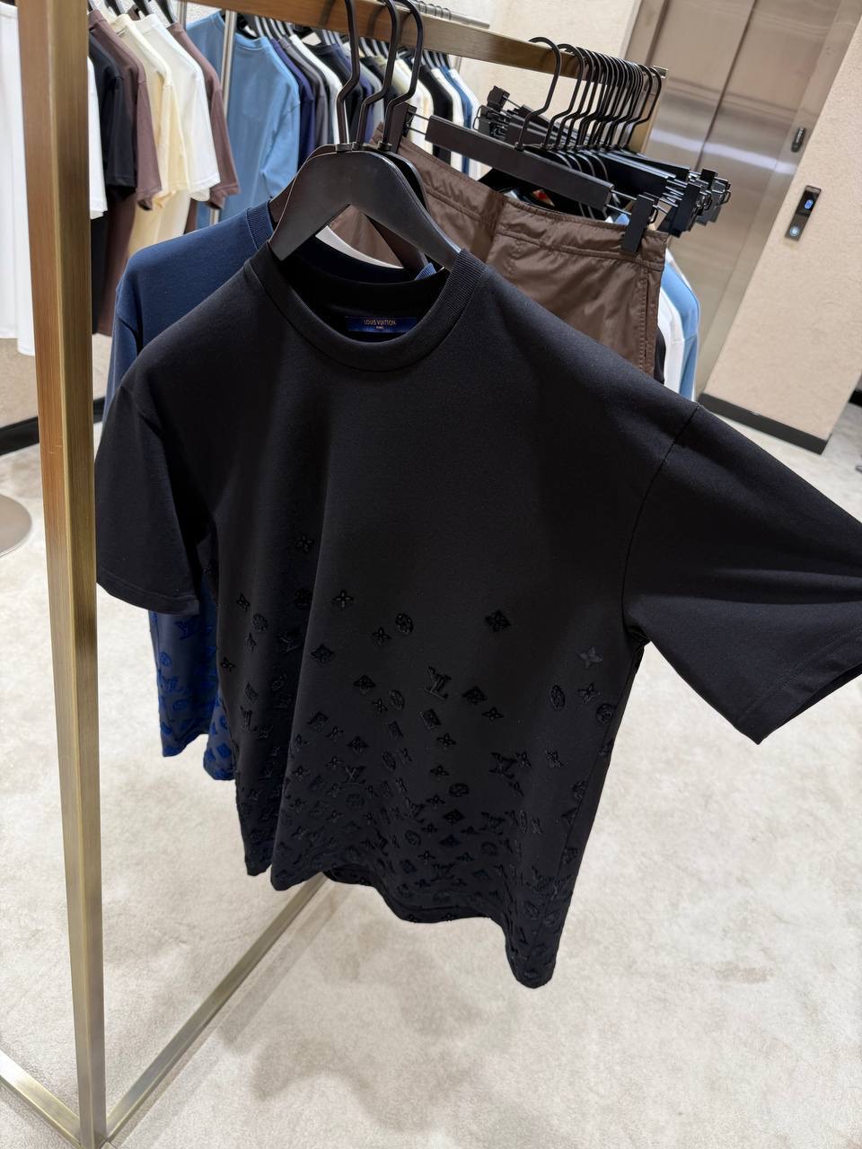 Black LV Flock Print Monogram Gradient cotton tee - Image 2