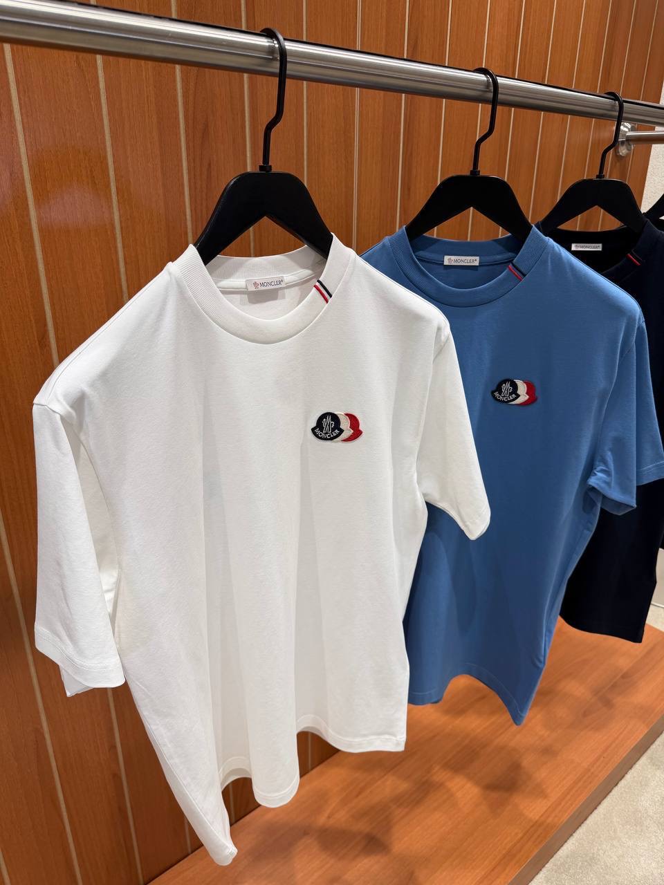 White Moncler tricolor logo patch embroidered cotton tee - Image 4