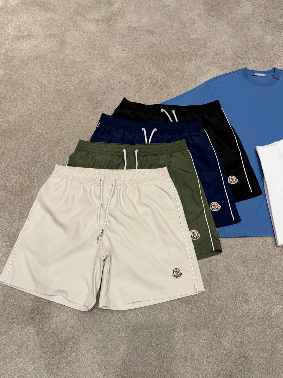 Navy Moncler logo-patch drawstring-waist swim shorts - Image 4