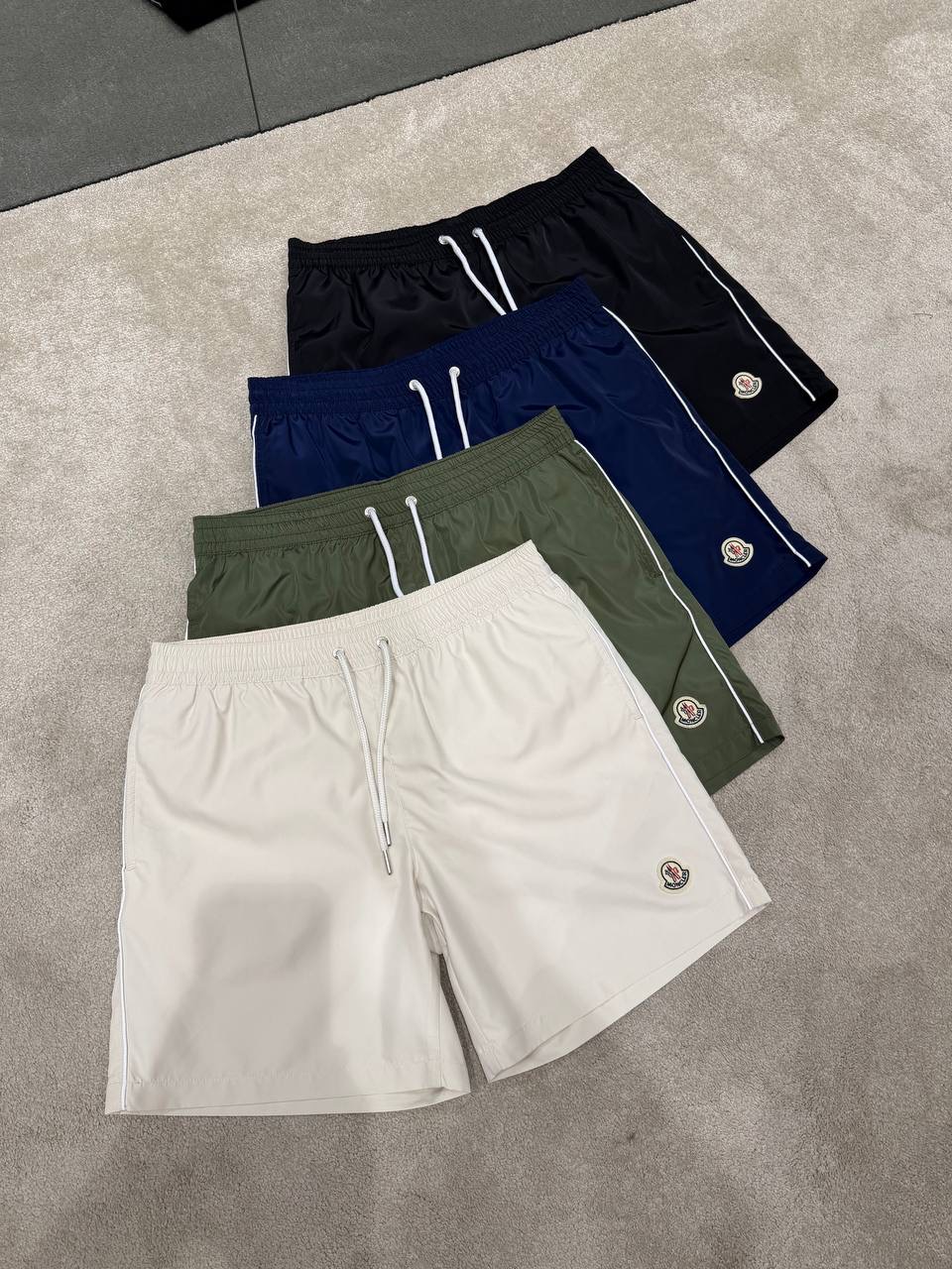 Navy Moncler logo-patch drawstring-waist swim shorts - Image 3