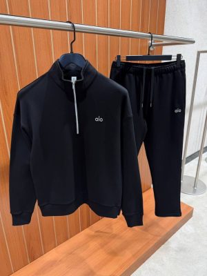 Black Alo Yoga Accolade 1/4-zip tracksuit